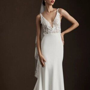 Wtoo by Watters Skylar Wedding Gown Size 2 and 8 NEW